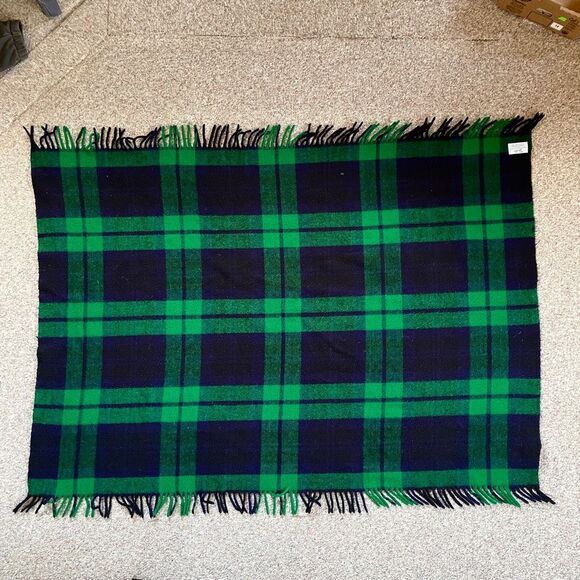 Green and Black Plaid Throw Blanket - Picture 2 of 5